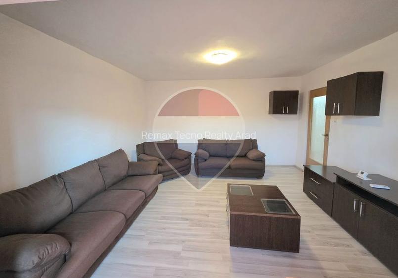 Apartament 4 camere decomandat etaj 2 centrala în zona Confectii