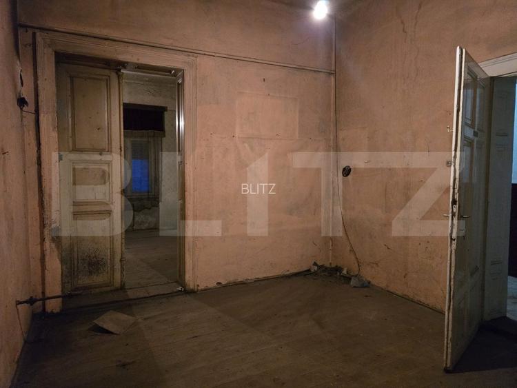 Casa de vanzare, 6 camere, 137 mp, teren 579 mp, zona semicentrala - 11