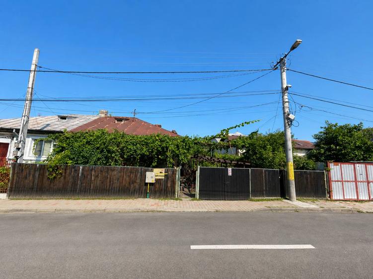 Teren Central Iași 380 mp cu Casă Demolabilă, Lângă Kaufland Alexandru, Investiție & Dezvoltare Imobiliară