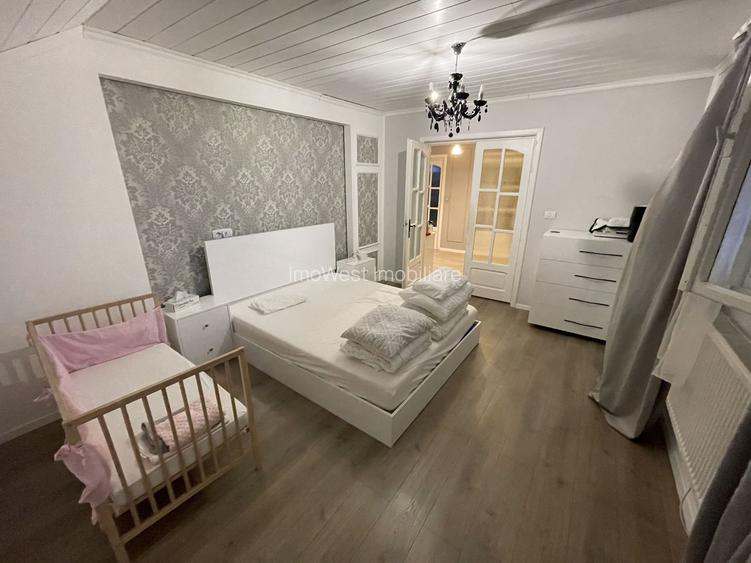 Casa S+P+E+M | 605 mp utili | 10 camere | 3 bucatarii | 4 bai | 3 terase | Garaj