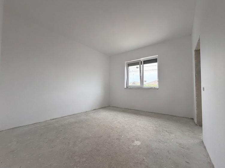 Duplex 4 camere, 96 mp utili, 16 mp terasa, 370 mp teren - Sag