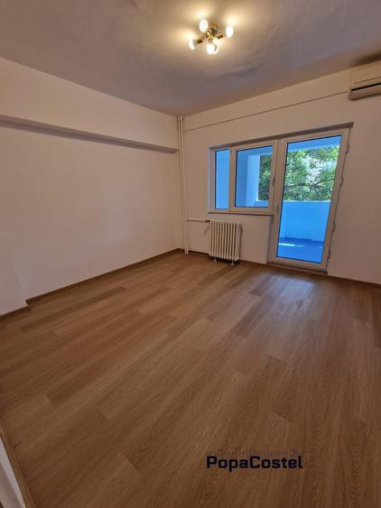 P-ta Alba Iulia - Burebista, 3 camere decom. et. 1/7, nemobilat, renovat, balcon