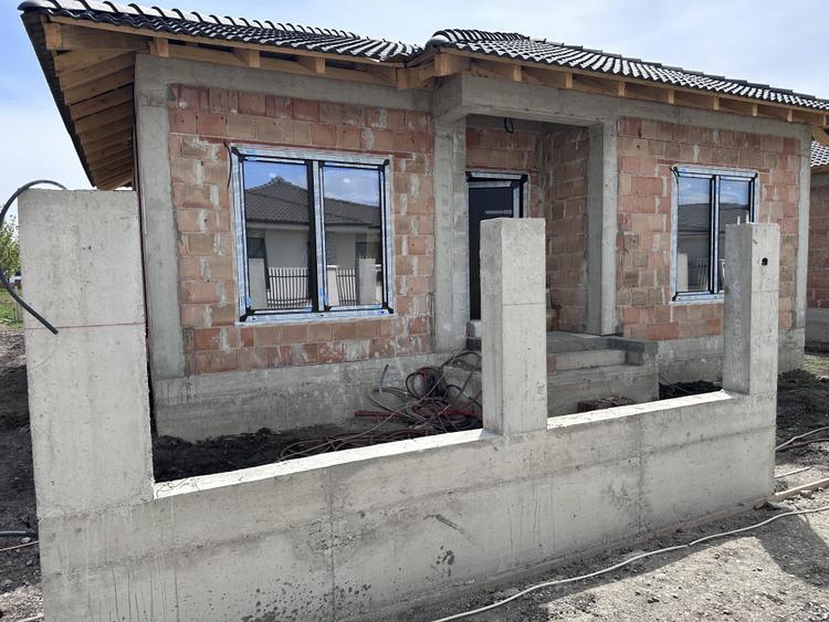 Casa cu 4 camere finisata la cheie de vanzare Alba Iulia cu toate utilitatiile