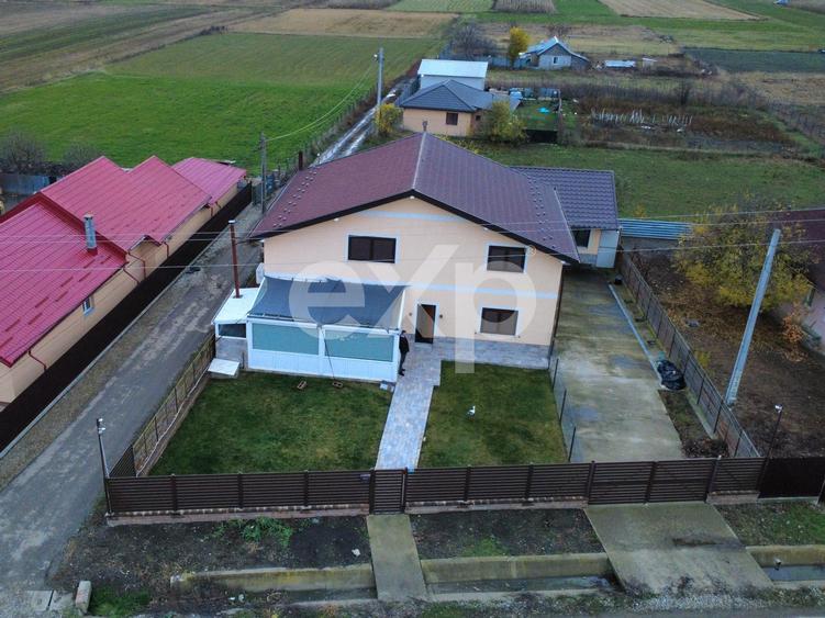 Casă premium cu 5 camere de vânzare în Șerbești, comuna Săucești