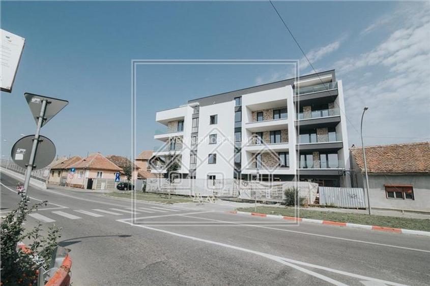 Spatiu comercial nou - 147 mpu - 3 locuri de parcare - Piata Cluj - 13