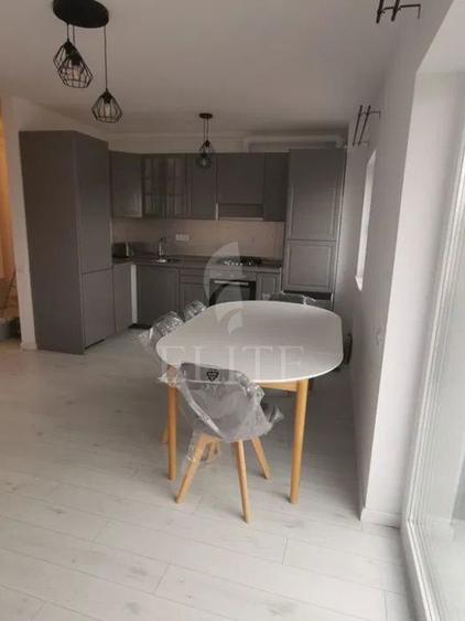 Apartament 3 camere în zona SEMICENTRALA