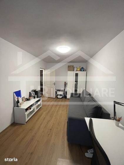 Garsoniera, 25 mp, decomandata, Zona Shopping City