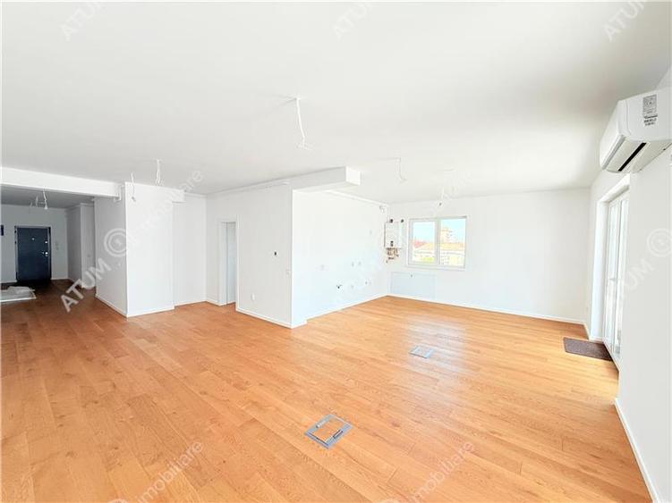 Penthouse cu 4 camere 111 mp utili terasa 78 mp doua locuri parcare