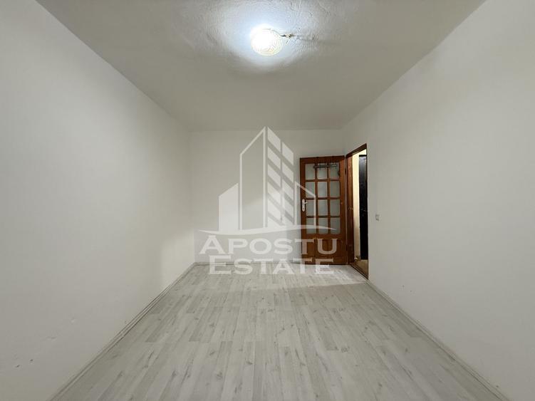 Apartament o camera de vanzare zona Stadion - Timisoara
