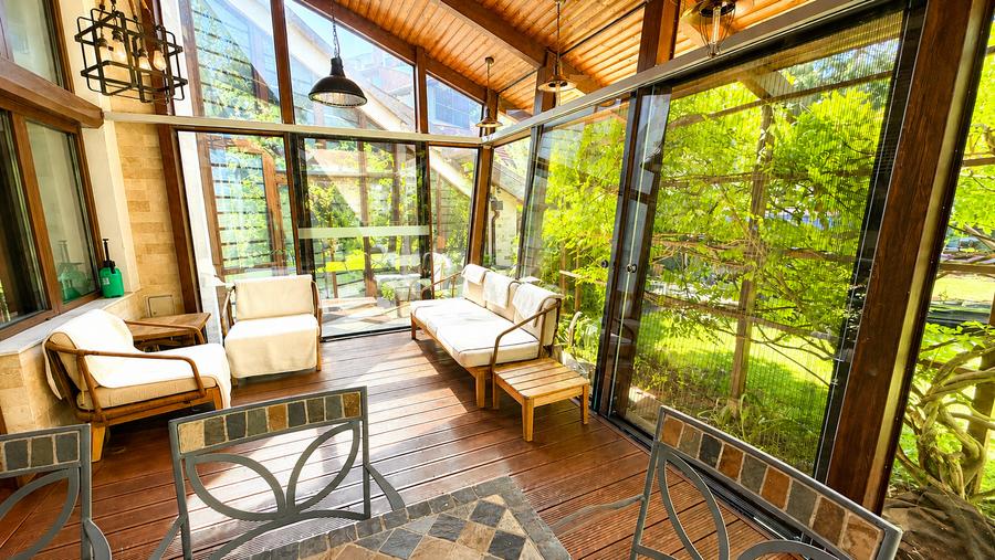 Vila 6 camere complet mobilata cu piscina interioară mutare imediată 728mp teren