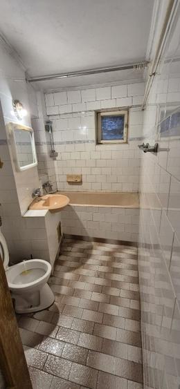 Apartament 2 camere, central, decomandat, etaj 2 din 2, 54 mp utili,
