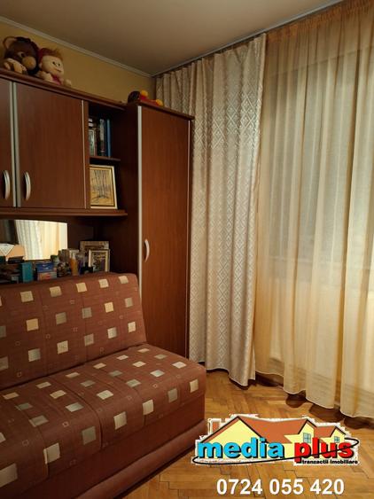 Apartament 3 camere decomandat, Tiglina II