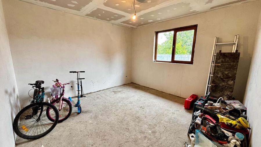 VANZARE 2 CORPURI DE CASA - TEREN 744 MP - BRATASANCA, PRAHOVA
