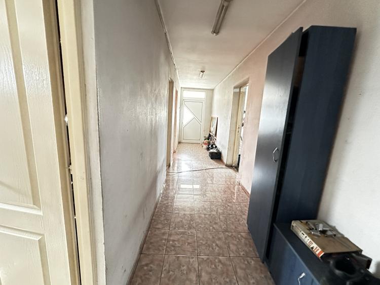 Hala de vanzare 259 mp cu teren 750 mp utilitati