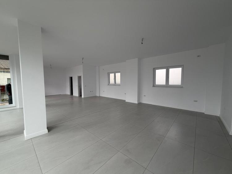 Spatiu de inchiriat, cladire noua, 90 mp, Radauti