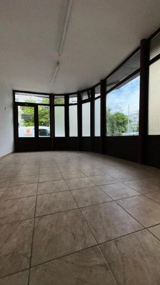 Spatiu comercial stradal cu vad excelent - 80 mp, str.Navelor, zona Faleza-Port