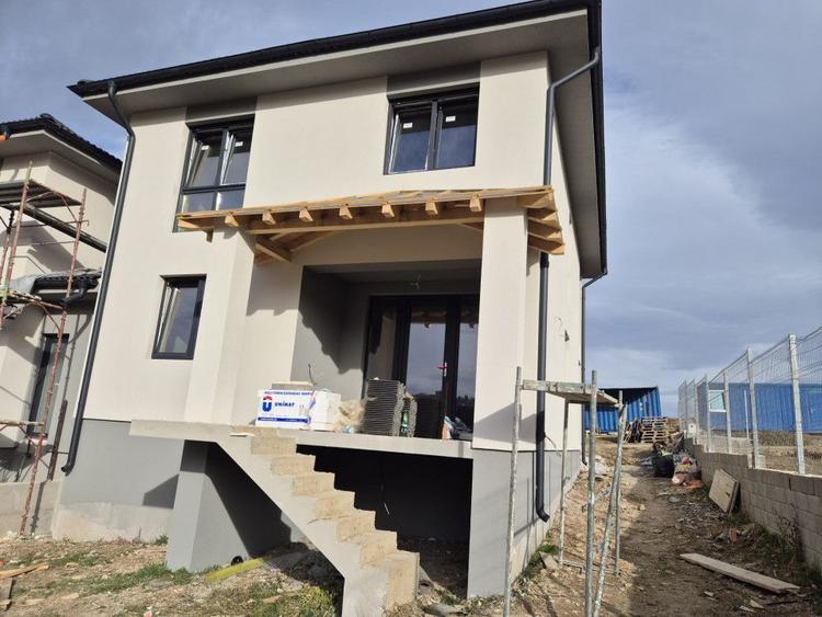 Casa în Cisnădie, vedere spre munți, COMISION 0%