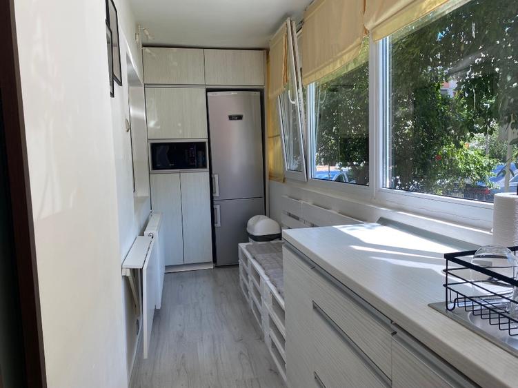 Apartament 2 camere DECOMANDAT+ loc de parcare Trivale