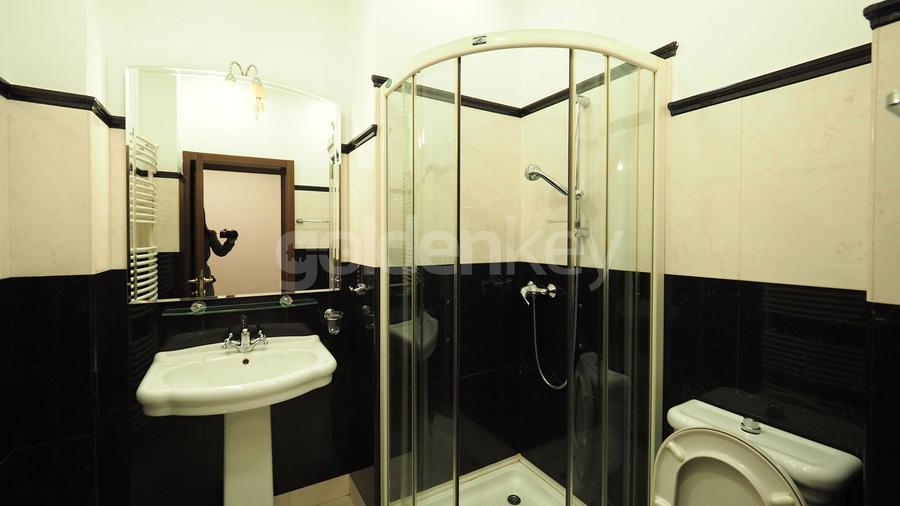 Apartament somptuos tip duplex cu 5 camere si gradina de 300mp