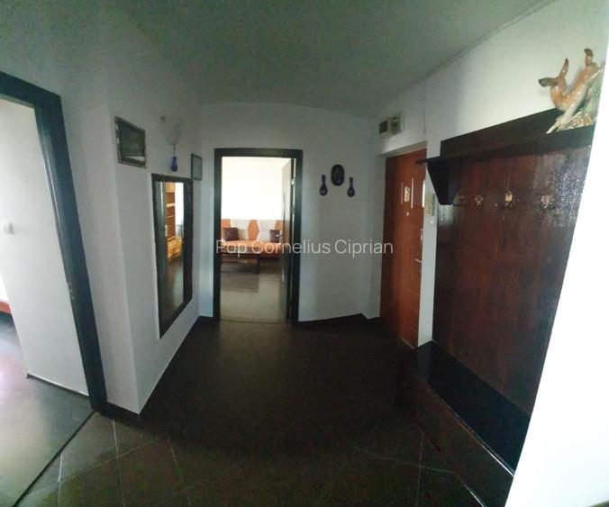 Apartament cu 2 camere transformat in 3 - 6