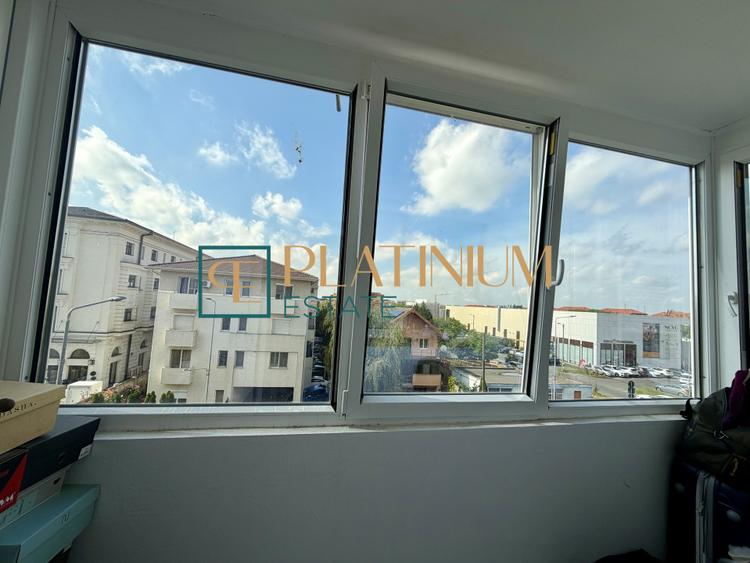 P4933 Apartament DECOMANDAT cu 3 camere in Soarelui, 2 BALCOANE,2 BAI, CENTRALA