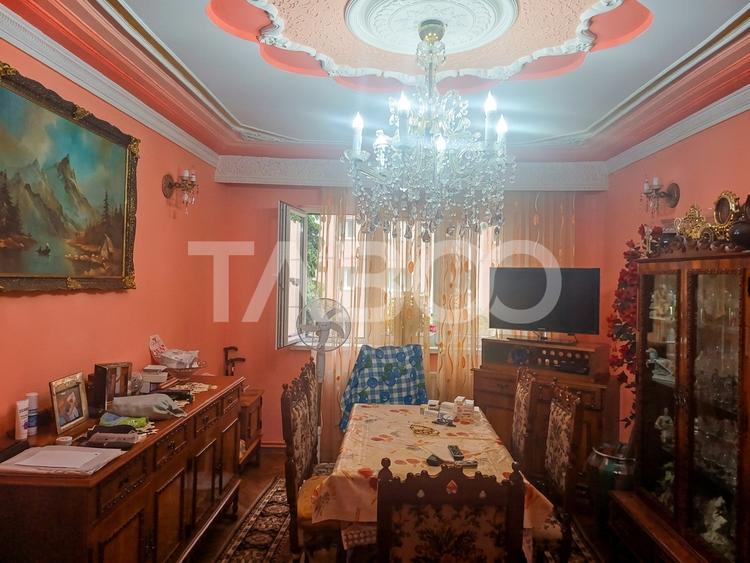 Apartament cu 4 camere de vanzare la etajul 1 in zona Vasile Aaron