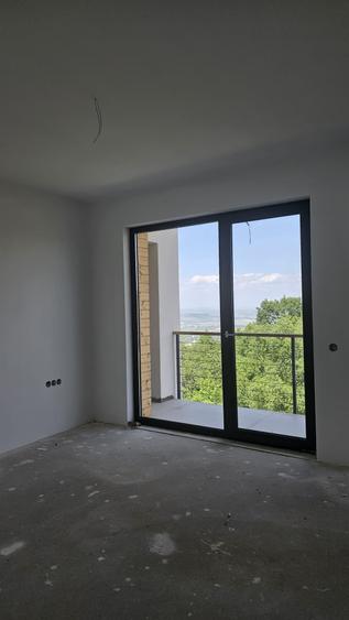 Casa cu garaj pentru 2 masini, strada asfaltata, priveliste superba, Feleacu