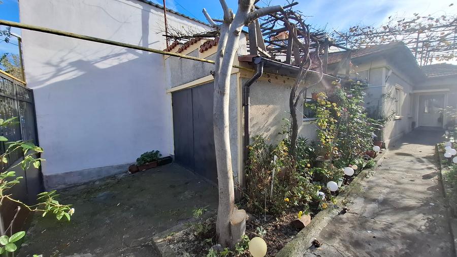 Casa 3 camere - constructie mixta + teren 200 mp (deschidere 8 ml )