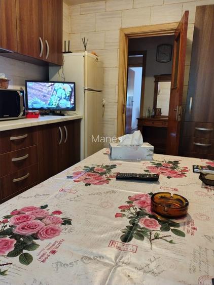 Vând apartament 4 camere decomandat confort 1 etaj 1  - 7