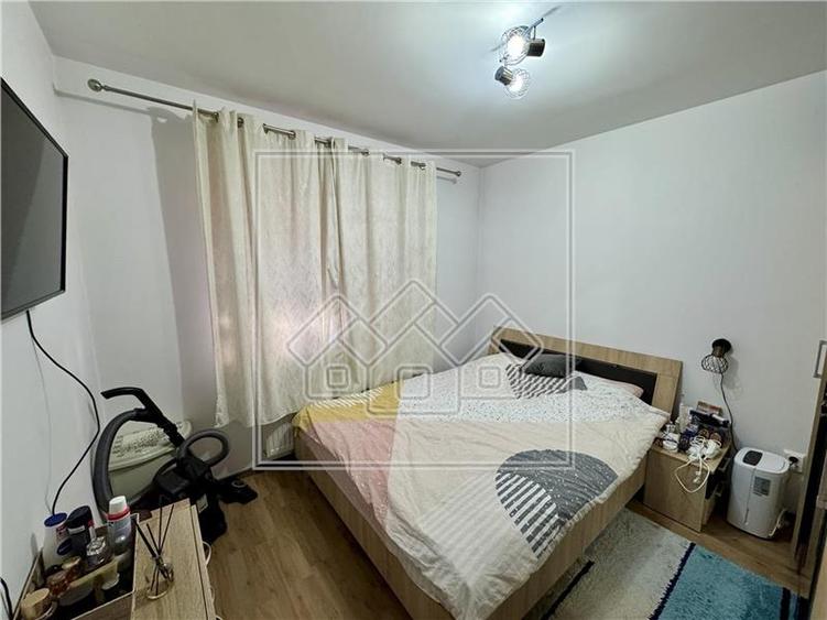 Apartament cu 3 camere, mobilat si utilat, zona linistita