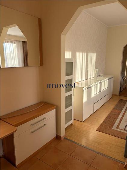 De inchiriat: Apartament cu 2 camere in zona Centrala