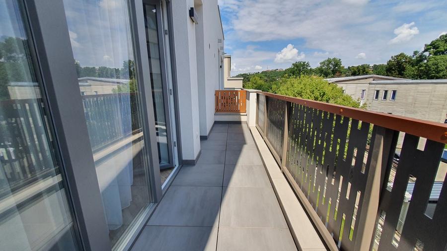 Apartament modern cu 2 camere, 60 mp, parcare subterană, zona Central