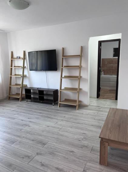 Apartament 2 camere semidecomandat, Navodari, zona Est - mutare imediata!