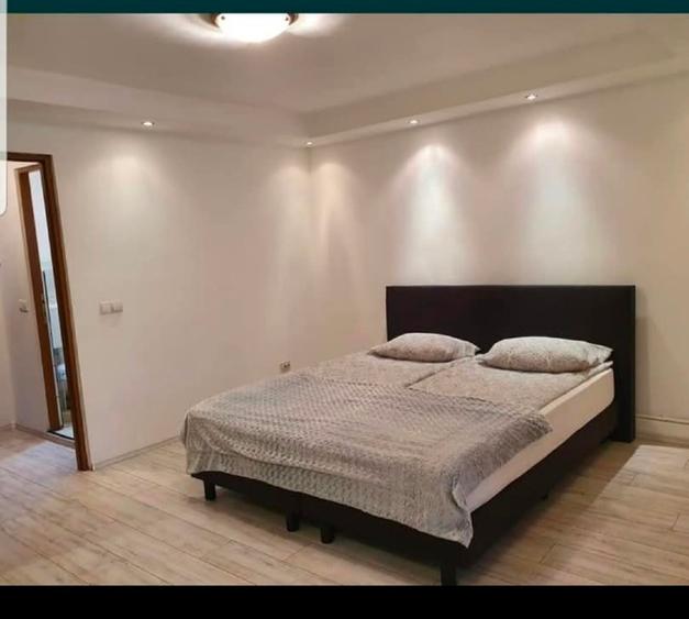 Garsonieră renovată, central Sighișoara, mobilată complet – investiție