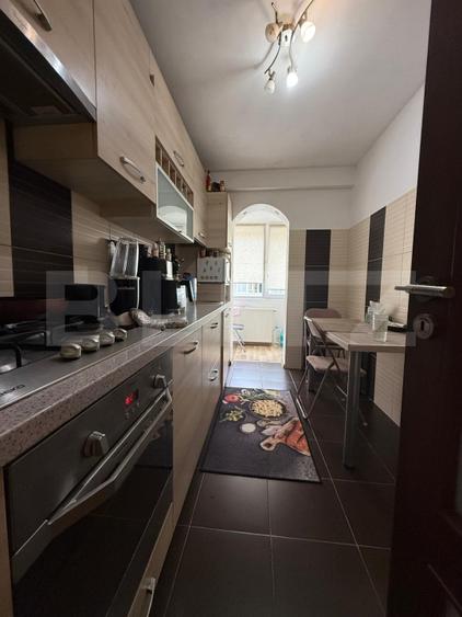 Apartament 2 camere, decomandat, mobilat si utilat, parcare, zona Astra