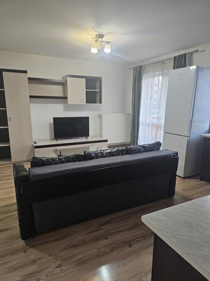 Apartament 2 camere mobilat,parcare,Tractorul-Coresi,124900 Euro