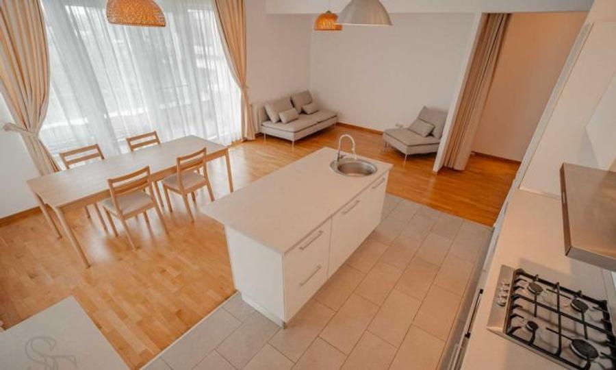 Închiriere Apartament 4 camere în Lacul Tei - Complex Laguna Residence