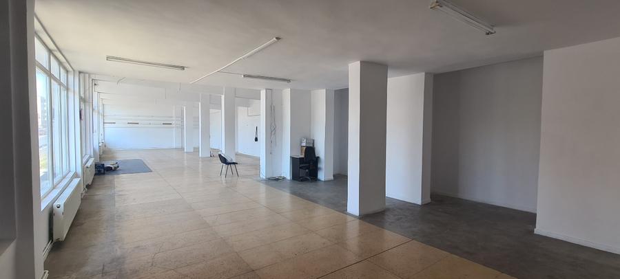 Spațiu comercial de închiriat – 285 mp – vitrină generoasă – Sighișoara, Str. Mi