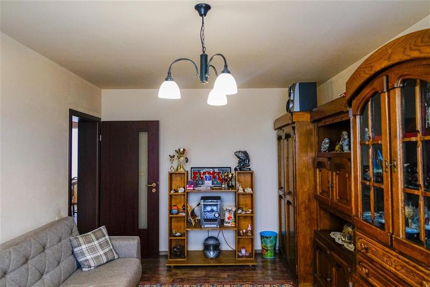 Casa de vanzare cu teren de 722 mp in Sanmartin