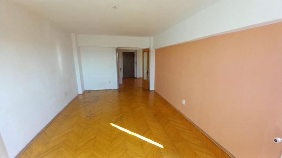 Unirii (Tribunal),2 camere etaj 5, spatios,vedere fata,intrare stradala