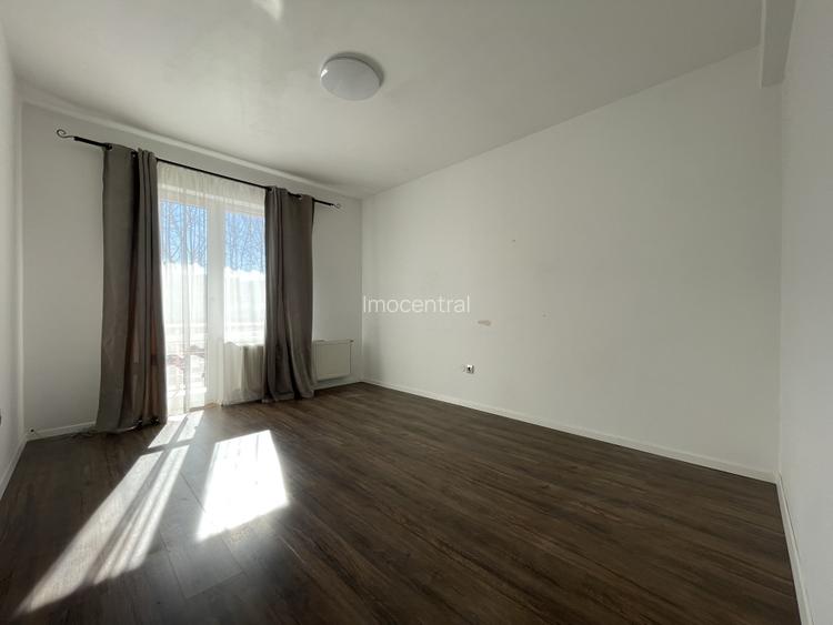 Apartament 4 camere, 2 balcoane, garaj și boxă pe str. Cometei - 8