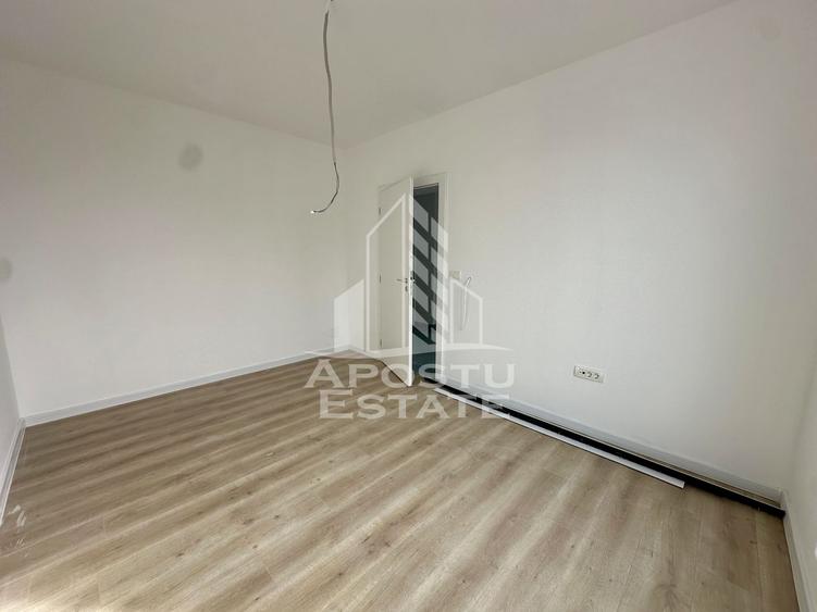 Duplex cu perete dublu 4 camere, complet finalizat la asfalt Chisoda.