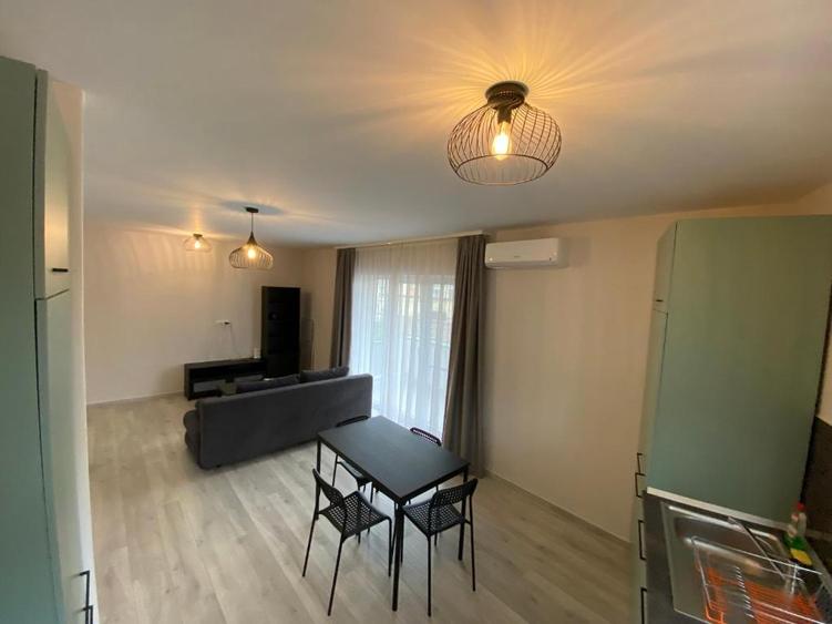 Proprietar, inchiriez apartament cu doua camere