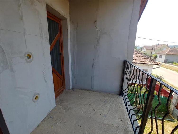 Casa de vanzare in zona centrala din Petreu