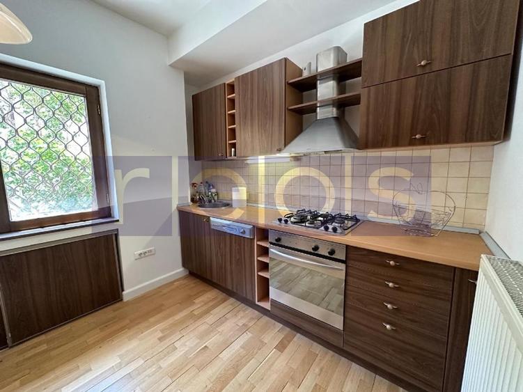 VANZARE 3 CAMERE SEMIDECOMANDAT -PRIMAVERII