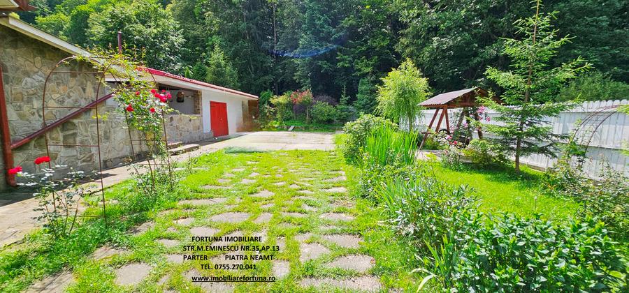 Casa cu o priveliste de vis, in inima naturii. com.Tarcau