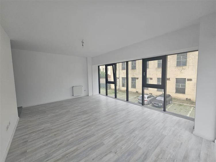 INTABULAT! MUTARE IMEDIATA! Apartament cu 2 camere decomandat Central