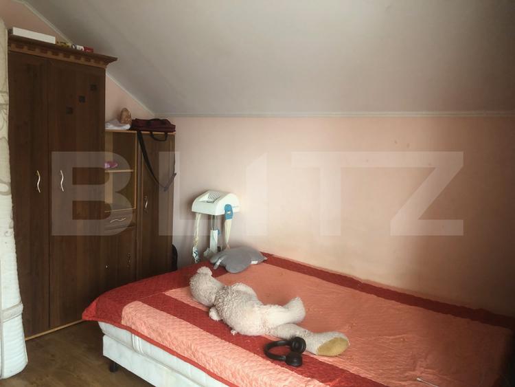 De vanzare casa 4 camere , 9 ari teren , intrare în Paulesti
