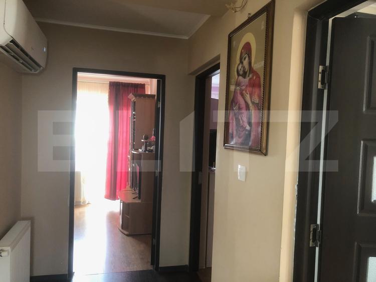 De vanzare casa 4 camere , 9 ari teren , intrare în Paulesti