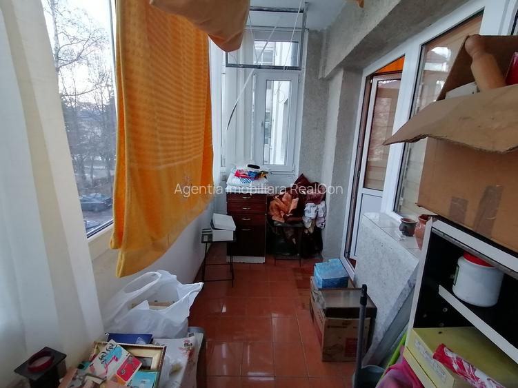 Apartament 2 camere et 1 (ACTIVITATE DE BIROU) zona Biblioteca Judeteana - 11